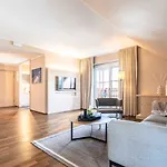 Отель Feldmochinger Hof 3*