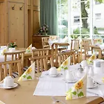 Feldmochinger Hof 3* Мюнхен