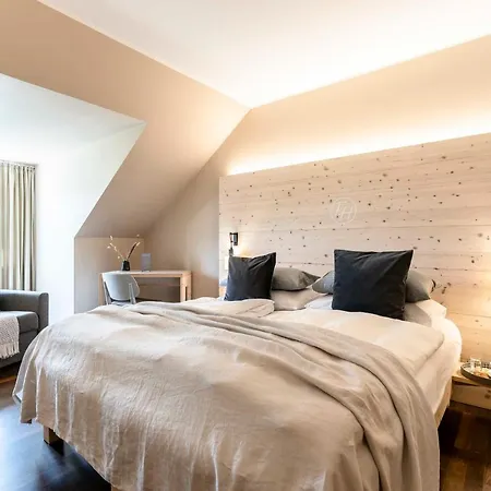 Hotell Feldmochinger Hof 4*