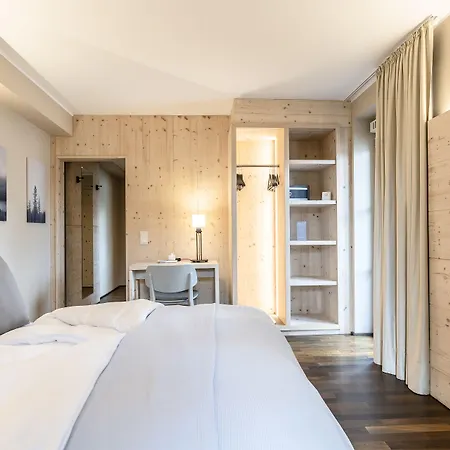 Feldmochinger Hof 3*