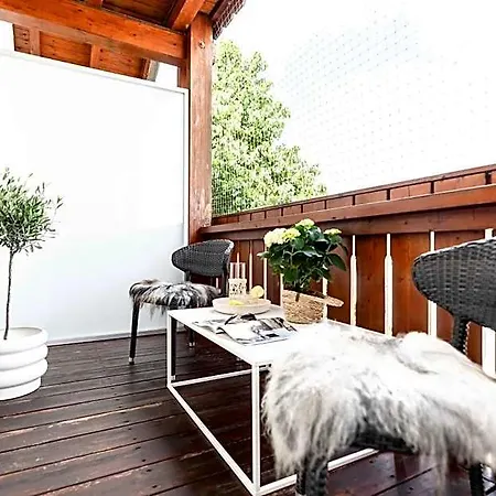 Feldmochinger Hof 4*