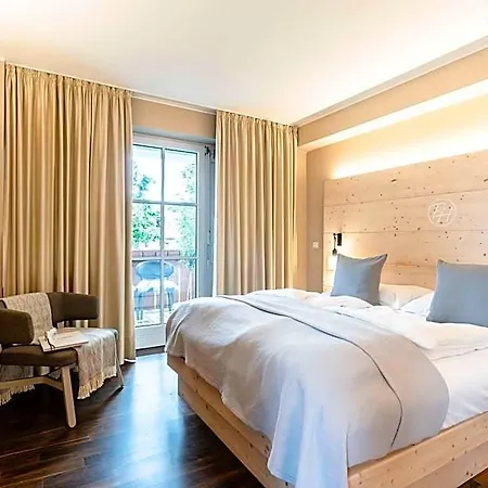 Feldmochinger Hof Hotell 4*