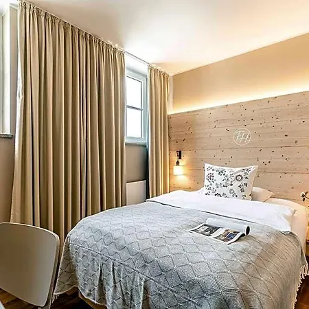 Feldmochinger Hof 4* München