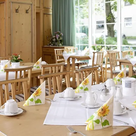 Feldmochinger Hof 3* München