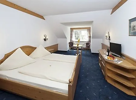 Feldmochinger Hof Hotel 4*