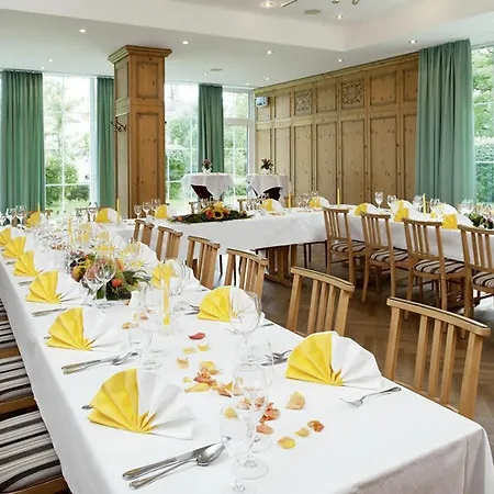 Feldmochinger Hof 3*