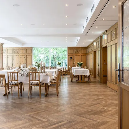 Feldmochinger Hof Hotel