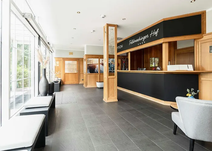 Hotel Feldmochinger Hof 3*