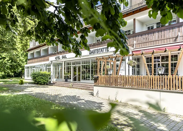 Hotel Feldmochinger Hof 3*