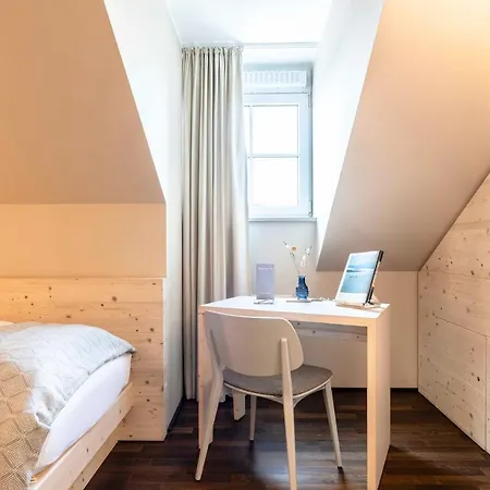 Feldmochinger Hof Hotel