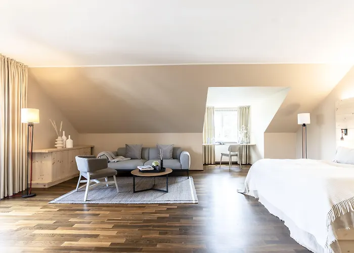 Feldmochinger Hof 3*